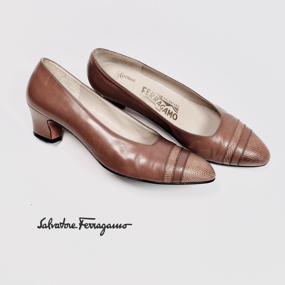 SALVATORE FERRAGAMO Leather pumps